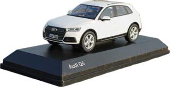 Modelīši - Audi Q5, 2017, 1:43