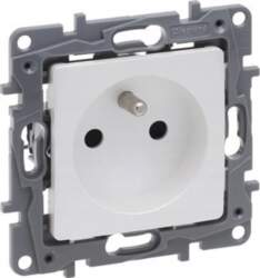 Legrand Niloe Selection Socket 2p+with 16A
