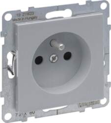 Legrand SUNO - 2P+Z socket with