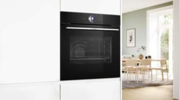 Bosch Series 8 71 L pyrolytic