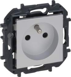 Legrand Niloe Step 2p+z socket  automatic