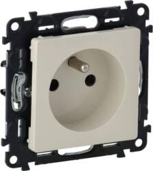 Legrand Valena Life single socket with
