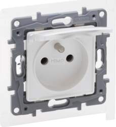 Legrand Niloe Selection Socket 2p+ with