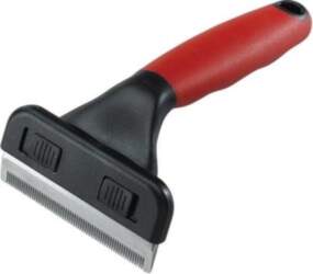 PULLING DOG AND CAT COMBS 3