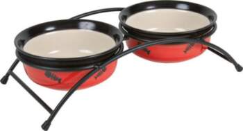 Set of ceramic bowls with raised