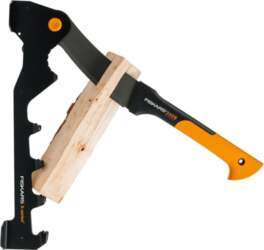 KINDLING MAKER WALL-MOUNTED FISKARS