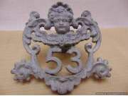 Adreses numurs "53"