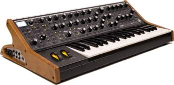 Moog Subsequent 37