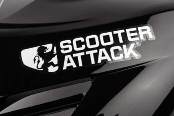 Scooter Attack Uzlīmes Skūteris-Attack, balts L-SASCOOTERATTACK/WH