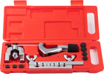 Brake pipe flaring tool kit for