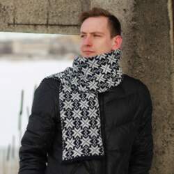 Klasiskā šalle ar latvju rakstu &quot