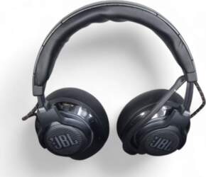 JBL Quantum 810