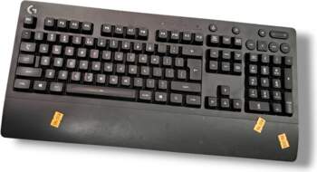 Logitech G213