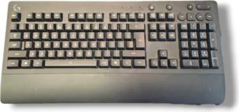 Logitech G213