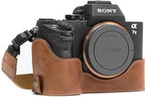 "MegaGear "Ever Ready Leather