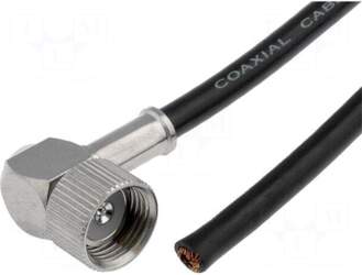 4CARMEDIA Cable with a plug |