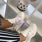 Baltas botes