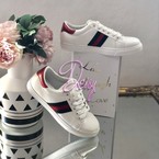 Baltas botes