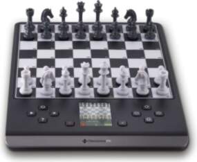 Millennium Schachcomputer Chess Genius Pro M815