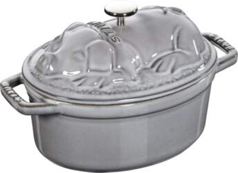 Oval cast iron pot Staub -