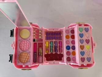 ... Makeup Set + Case