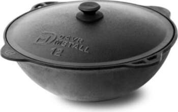 Cast iron cauldron with a flat