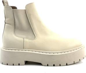 STEVE MADDEN 40