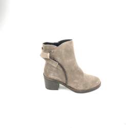 UGG 39