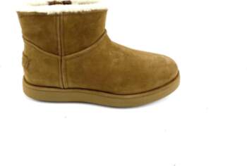 UGG 38