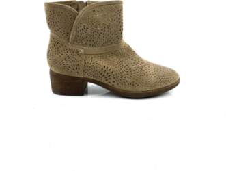 UGG 38