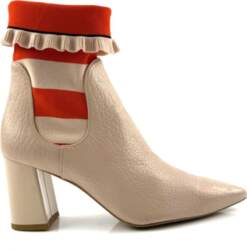 MARCCAIN 37