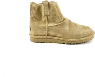 UGG 38