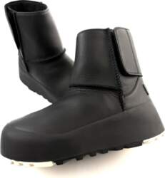 UGG CLASSIC STREETSCAPE 36