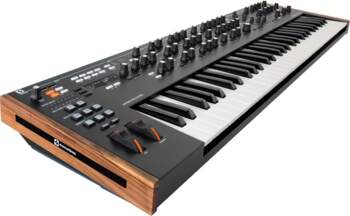 Novation Summit Novation