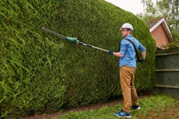 Bosch UniversalHedgePole 18