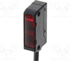 OMRON Sensor: photoelectric; PNP; diffuse-reflective |