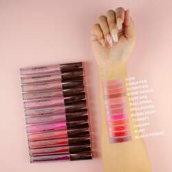 Makeup Revolution Lip Vinyl Ruby 3