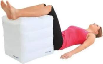 Inflatable leg rest