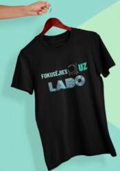 Unisex t-krekls fokusējies uz labo