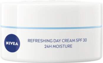 Nivea Essential Refreshing Day Cream SPF