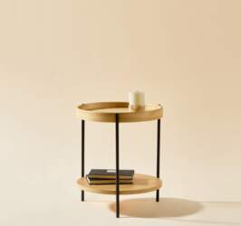 Coffee table with 2-tier tray design