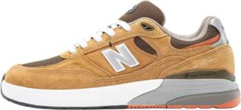 Numeric 933 Andrew Reynolds x Numeric