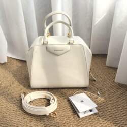 [Pre-Owned] Givenchy Antigona Cube Nano `Ivory`