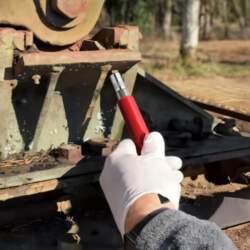 Y4UA Universal Zerk Fitting Cleaning Tool