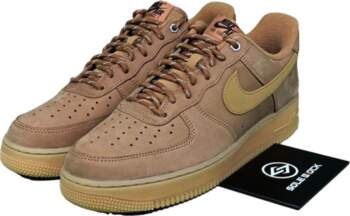 Nike Air Force 1 07 LV8