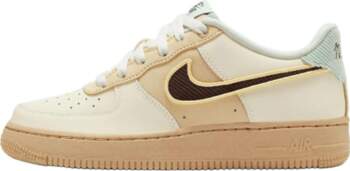 Nike Air Force 1 LV8 Passing