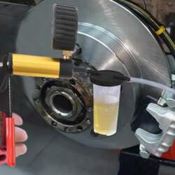 Brake Fluid Flush Kit 2 In