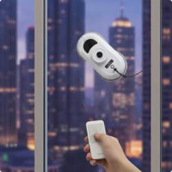 Window Cleaning Robot Bilateral Water Application