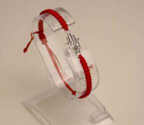 Red thread bracelet with Hams hand