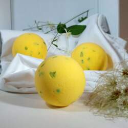 Pineapple bath bomb